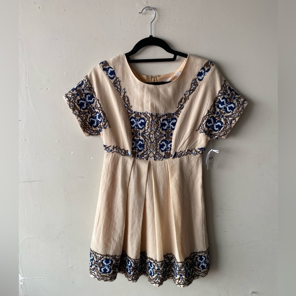 NWT• Korvilas Yulia for Anthropologie Embroidered Boho Mini Dress Cream Blue 2P - Picture 2 of 16